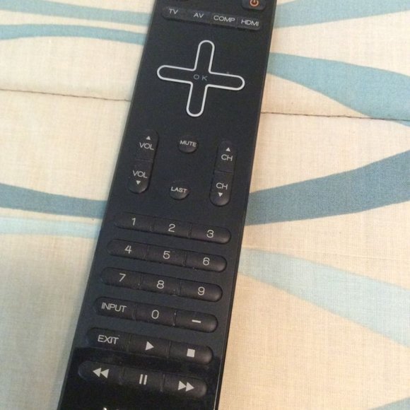 Vizio Tv 23-inch Led-Lcd - Picture 8 of 13